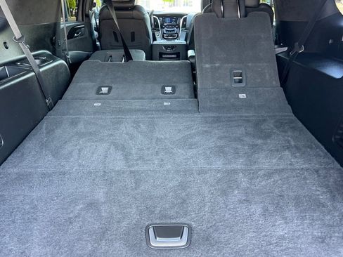 Used 2019 Cadillac Escalade ESV Platinum AWD/4WD image 16