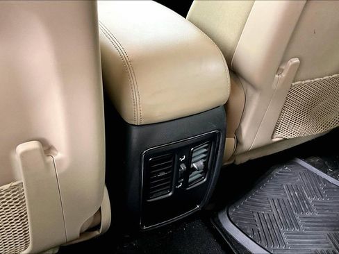 Used 2019 Dodge Durango SXT image 30