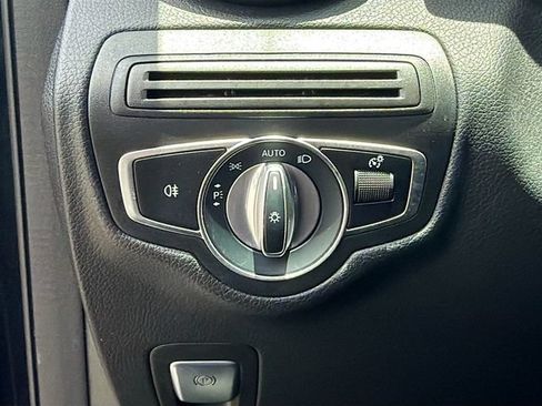 Used 2020 Mercedes-Benz GLC 300 image 31