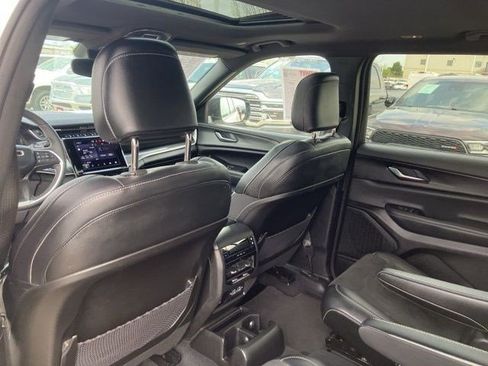 Used 2023 Jeep Grand Cherokee L Laredo AWD/4WD image 22