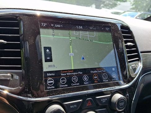 Used 2021 Jeep Grand Cherokee Limited w/ Premium Lighting Group AWD/4WD image 17