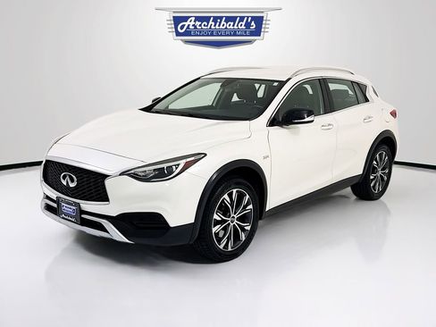 Used 2018 INFINITI QX30 AWD image 3
