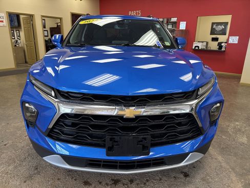 Used 2024 Chevrolet Blazer LT w/ Convenience Package AWD/4WD image 2