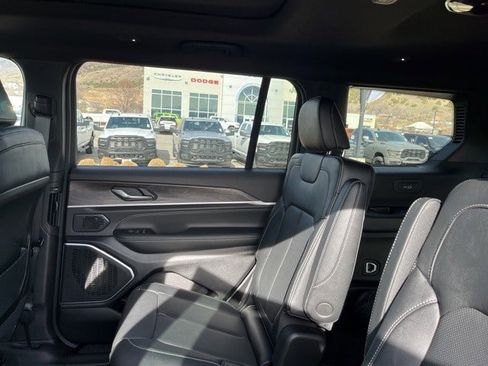 New 2026 Jeep Grand Cherokee L Limited image 18