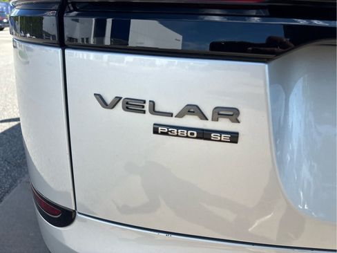 Used 2018 Land Rover Range Rover Velar R-Dynamic SE AWD/4WD image 14