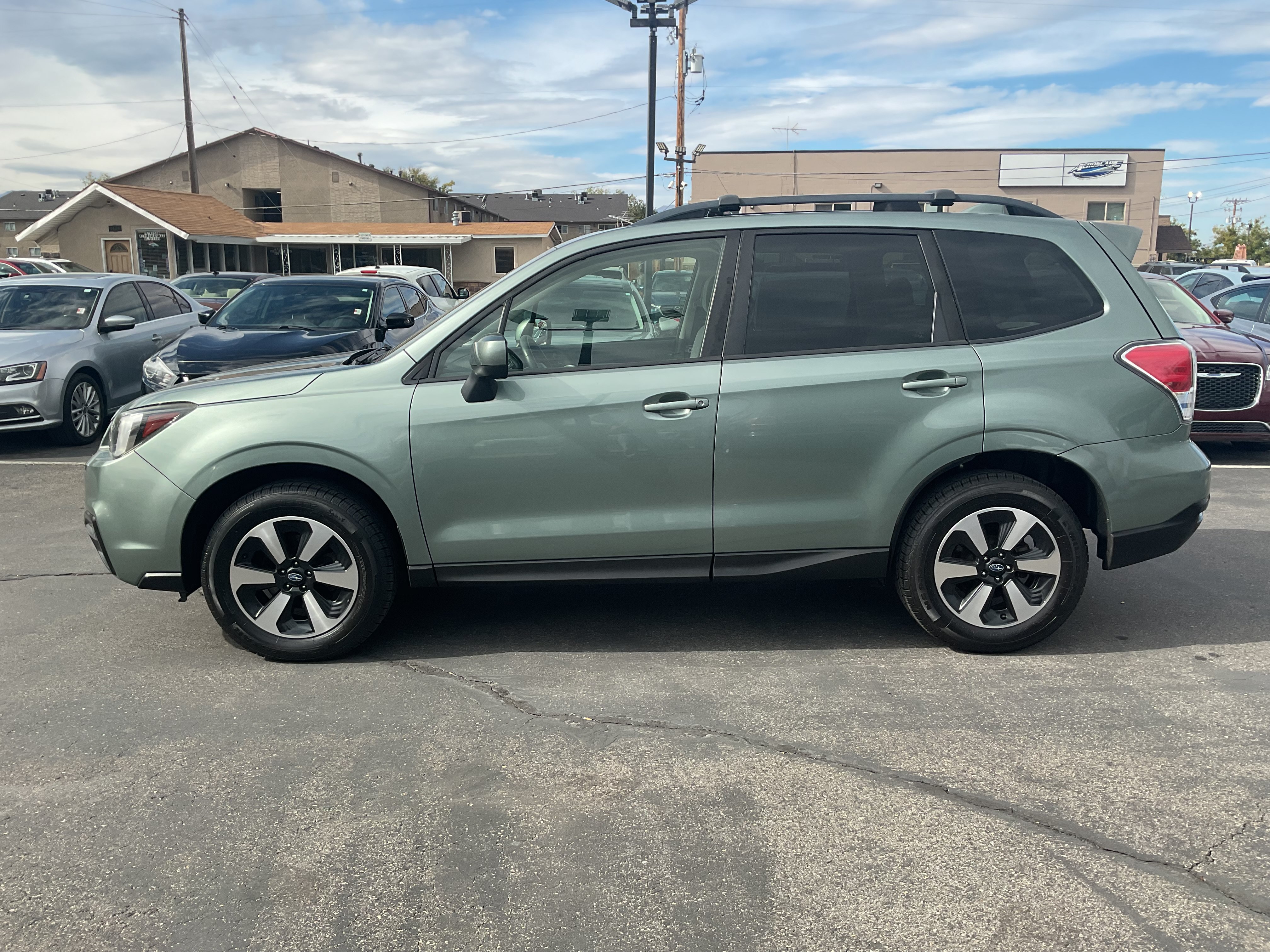 Used 2017 Subaru Forester 2.5i Premium AWD/4WD image 5