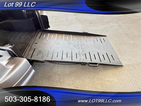 Used 2005 Scion xB FWD image 5