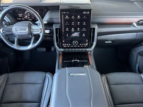 Used 2025 GMC Yukon XL Denali image 13