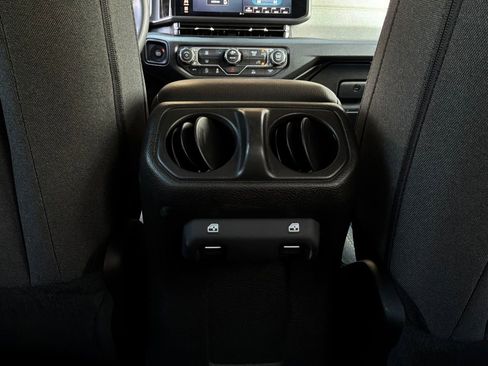Used 2025 Jeep Wrangler Unlimited Sport AWD/4WD image 12