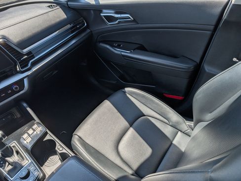 Certified 2023 Kia Sportage EX AWD/4WD image 11