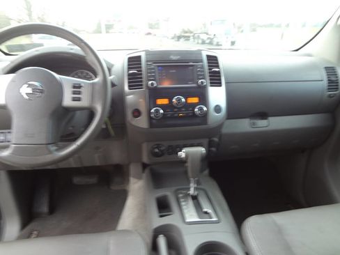 Used 2013 Nissan Frontier SL image 13