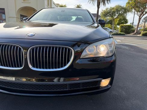Used 2009 BMW 750i RWD image 16