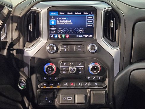 Used 2020 GMC Sierra 1500 SLT w/ SLT Premium Plus Package AWD/4WD image 16