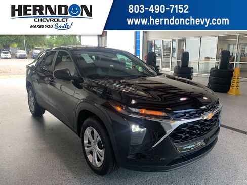 New 2026 Chevrolet Trax LS FWD image 1