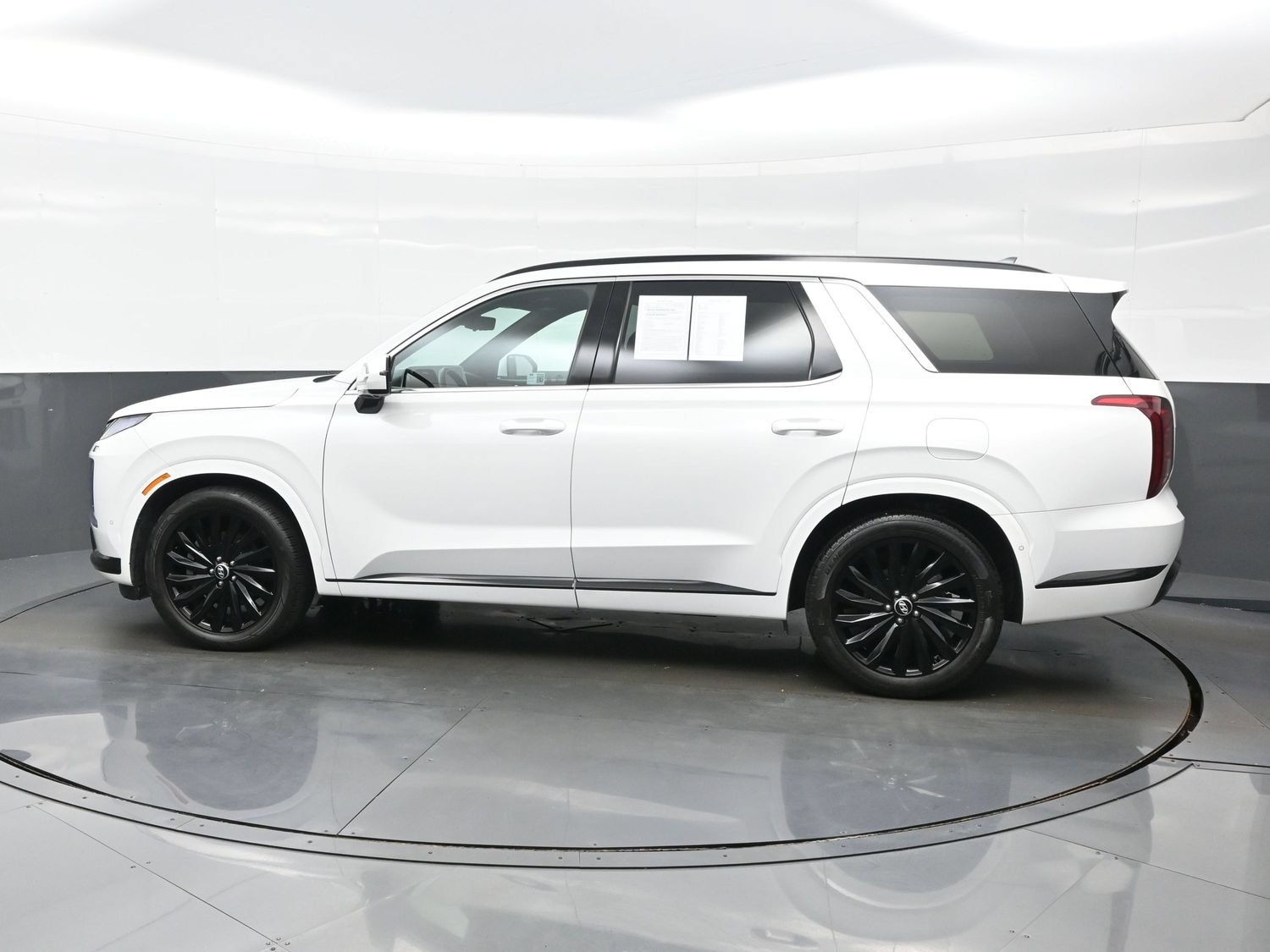 Used 2025 Hyundai Palisade Calligraphy AWD/4WD image 3