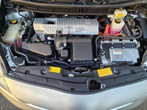 Used 2012 Toyota Prius Four w/ Deluxe Solar Roof Pkg FWD image 34
