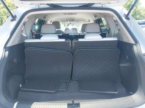 Used 2019 Volkswagen Tiguan SE w/ 3rd Row Seat Package AWD/4WD image 32