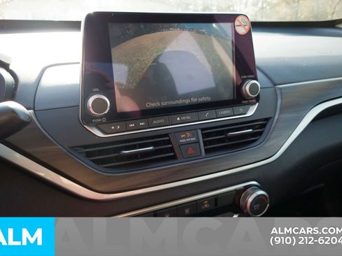 Used 2024 Nissan Altima 2.5 SV image 19