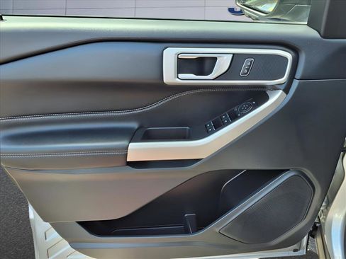 Used 2023 Ford Explorer XLT w/ Equipment Group 202A image 15