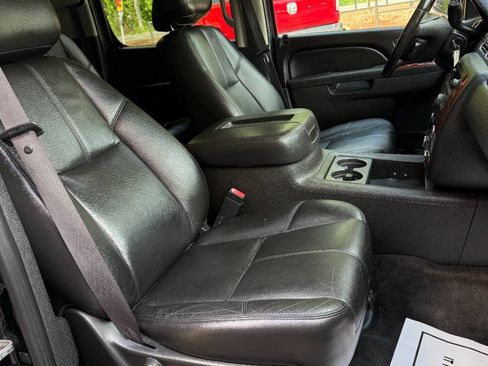 Used 2011 Chevrolet Suburban LT AWD/4WD image 19