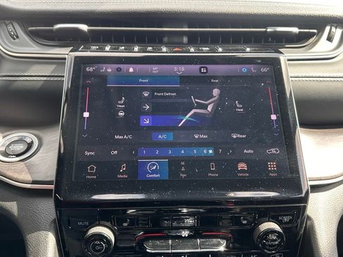 Used 2021 Jeep Grand Cherokee L Limited image 34