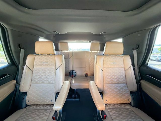 Used 2023 Cadillac Escalade Sport AWD/4WD image 16
