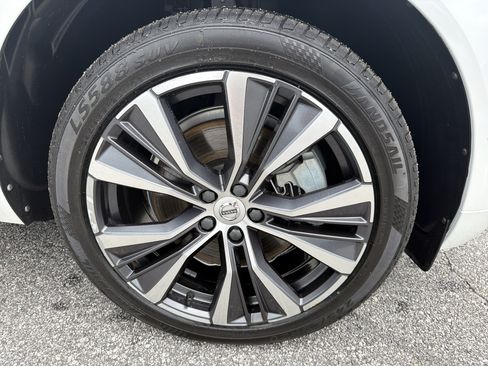 Used 2022 Volvo XC60 T8 Inscription Expression w/ Advanced Package AWD/4WD image 13