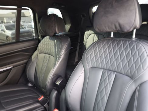 Used 2020 BMW X7 xDrive40i w/ M Sport Package AWD/4WD image 21