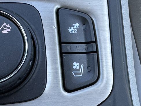 Used 2022 GMC Terrain Denali w/ Denali Premium Package image 13