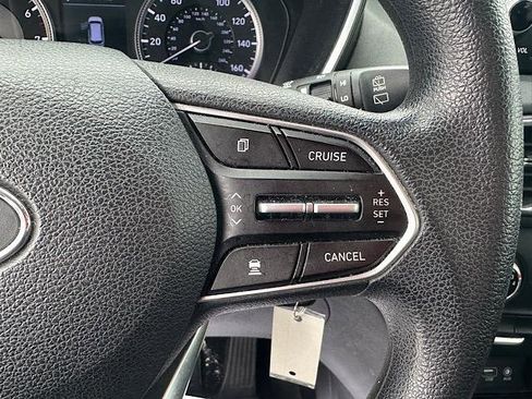 Used 2019 Hyundai Santa Fe SE image 25