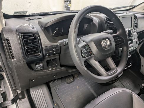 Used 2025 RAM ProMaster 2500 w/ Convenience Group FWD image 17