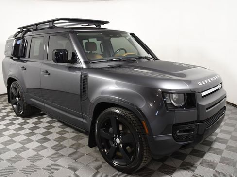 Used 2023 Land Rover Defender 130 First Edition image 8