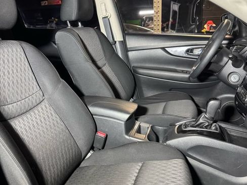 Used 2017 Nissan Rogue S AWD/4WD image 13