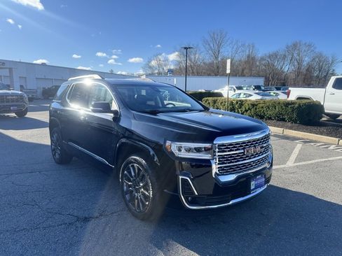 Used 2023 GMC Acadia Denali w/ Black Diamond Edition image 9