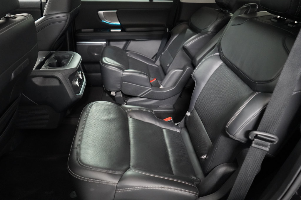 Used 2025 Ford Expedition Platinum AWD/4WD image 20