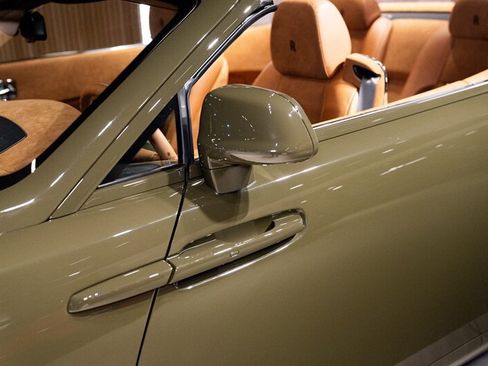 Used 2021 Rolls-Royce Dawn RWD image 29