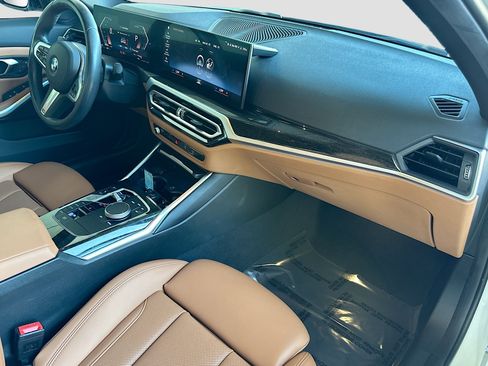 Used 2023 BMW 330i Sedan w/ M Sport Package image 29