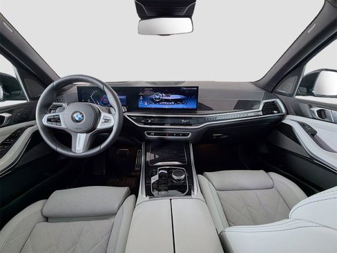 Used 2026 BMW X5 xDrive40i w/ M Sport Package image 9