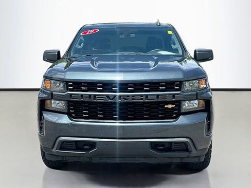 Used 2019 Chevrolet Silverado 1500 Custom w/ Custom Value Package AWD/4WD image 4