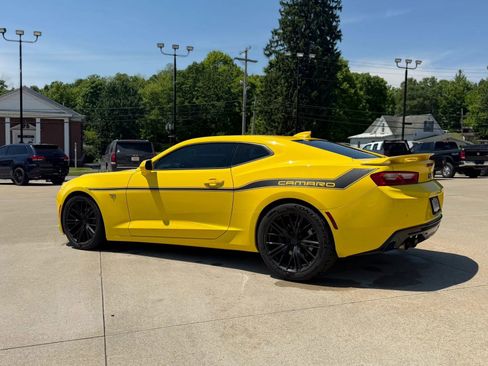 Used 2016 Chevrolet Camaro SS RWD image 3