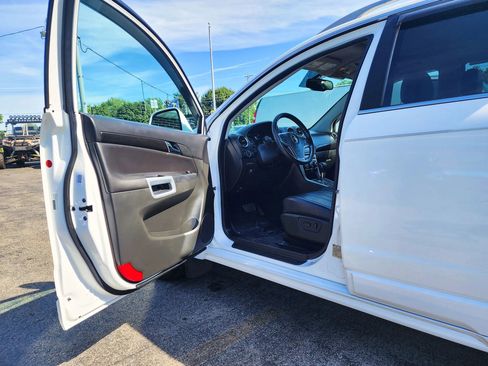 Used 2014 Chevrolet Captiva Sport LT w/ Convenience Package image 9