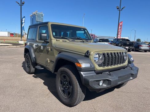 Used 2025 Jeep Wrangler Sport image 9