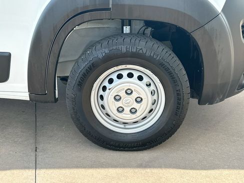 Used 2025 RAM ProMaster 2500 w/ Convenience Group FWD image 10