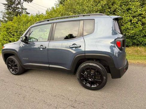 Used 2020 Jeep Renegade Altitude AWD/4WD image 2