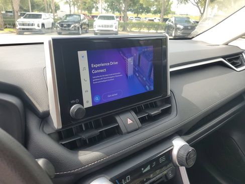 Used 2024 Toyota RAV4 XLE FWD image 21