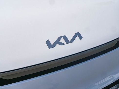 New 2026 Kia EV9 Wind image 12