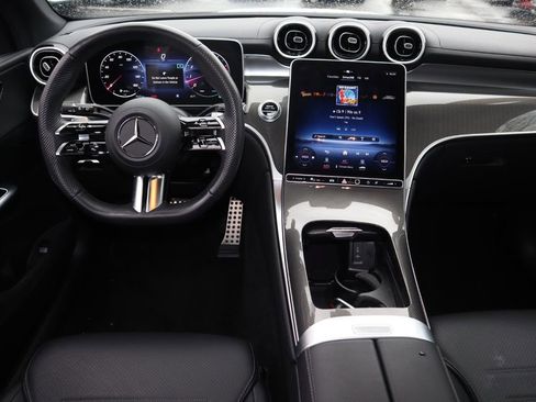 Used 2023 Mercedes-Benz GLC 300 4MATIC image 12
