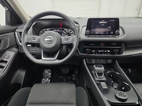 Used 2024 Nissan Rogue SV AWD/4WD image 12