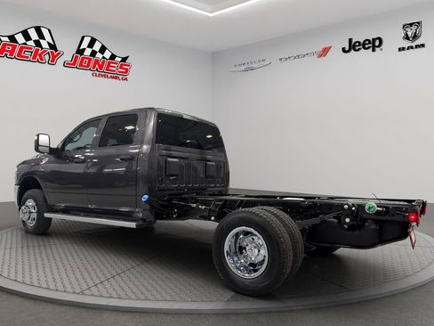 New 2026 RAM 3500 Tradesman w/ Chrome Appearance Group A AWD/4WD image 7