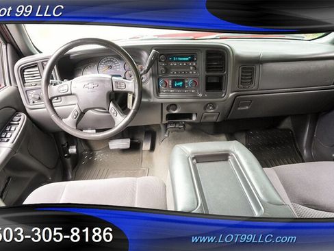 Used 2007 Chevrolet Silverado 2500 LT w/ Onstar Plus Package AWD/4WD image 2